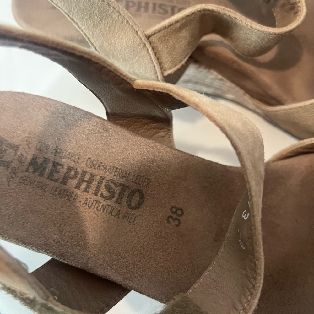 Mephisto Tan Suede Wedge Sandals Snake Embossed Heel Women’s 38 - Picture 8 of 9